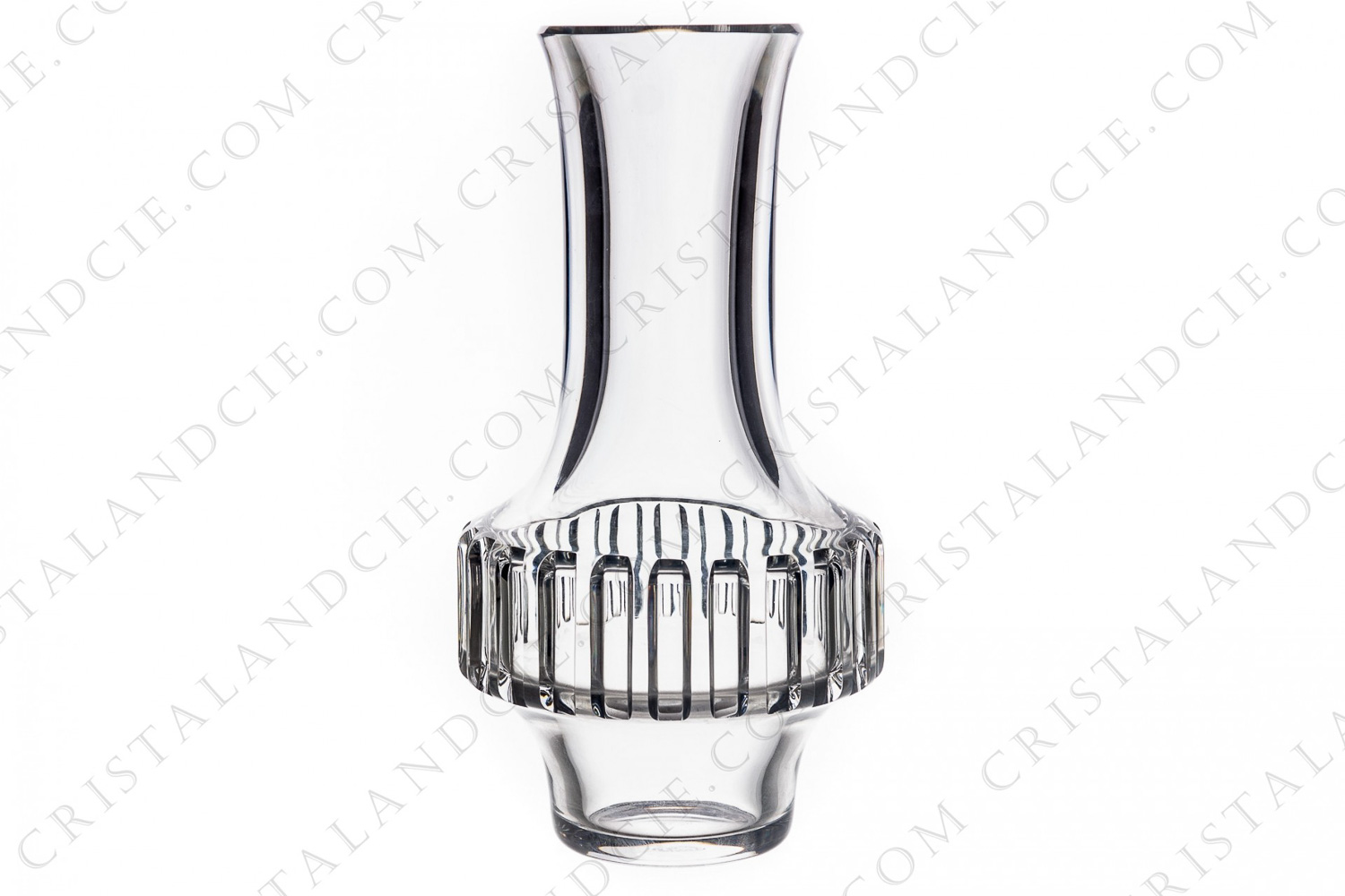 Vase en cristal de Baccarat présentant un décor Art Déco taillé sur la panse photo-1