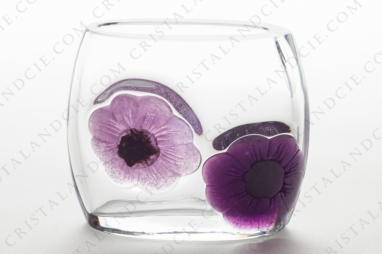 Vase en cristal de Daum modèle Coppelia orné d une fleur rose et d une mauve en pâte de verre photo-1