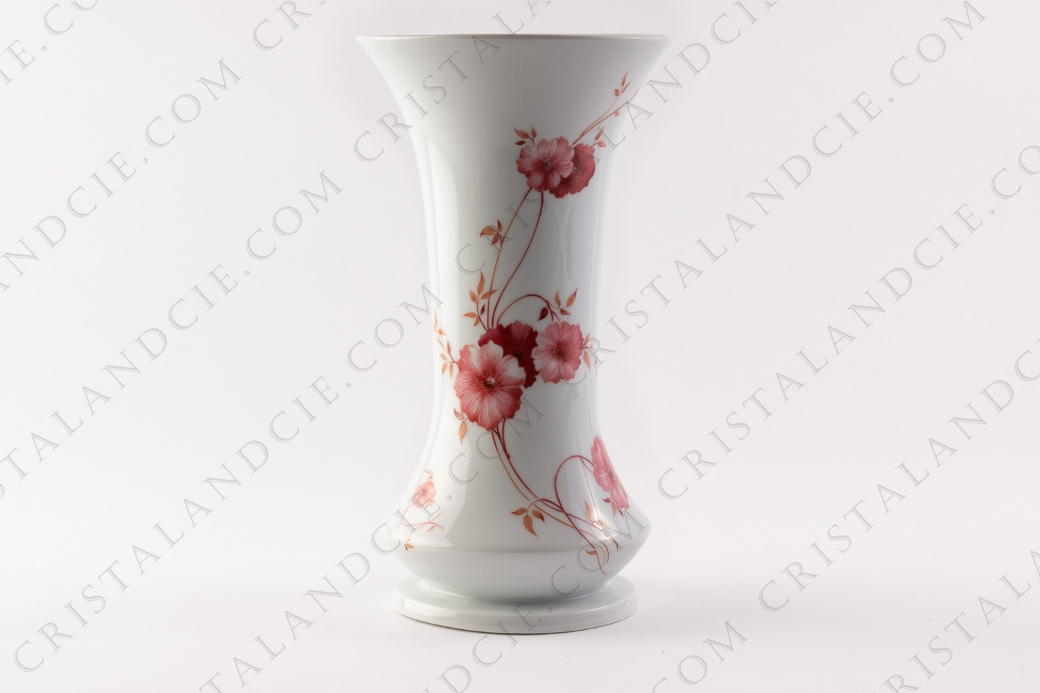 Vase en porcelaine de Limoges décoré par les ateliers Dartigeas de fleurs roses photo-1