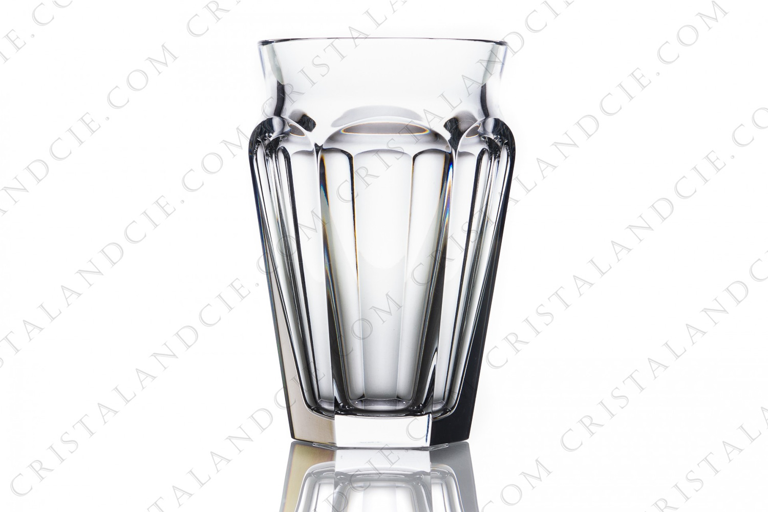 Vase en cristal de Baccarat modèle Nelly orné de pans coupés photo-1