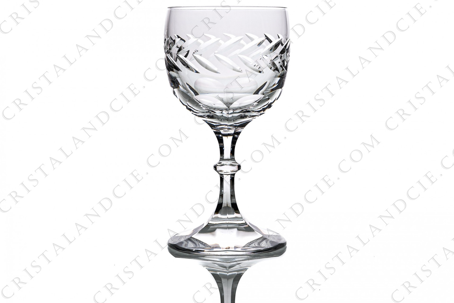 Water glass n°2 in crystal by Lalique pattern Beauharnais decorated with flat cuts on the bottom of the gob and on the foot, frieze of leaves on the gob photo-1