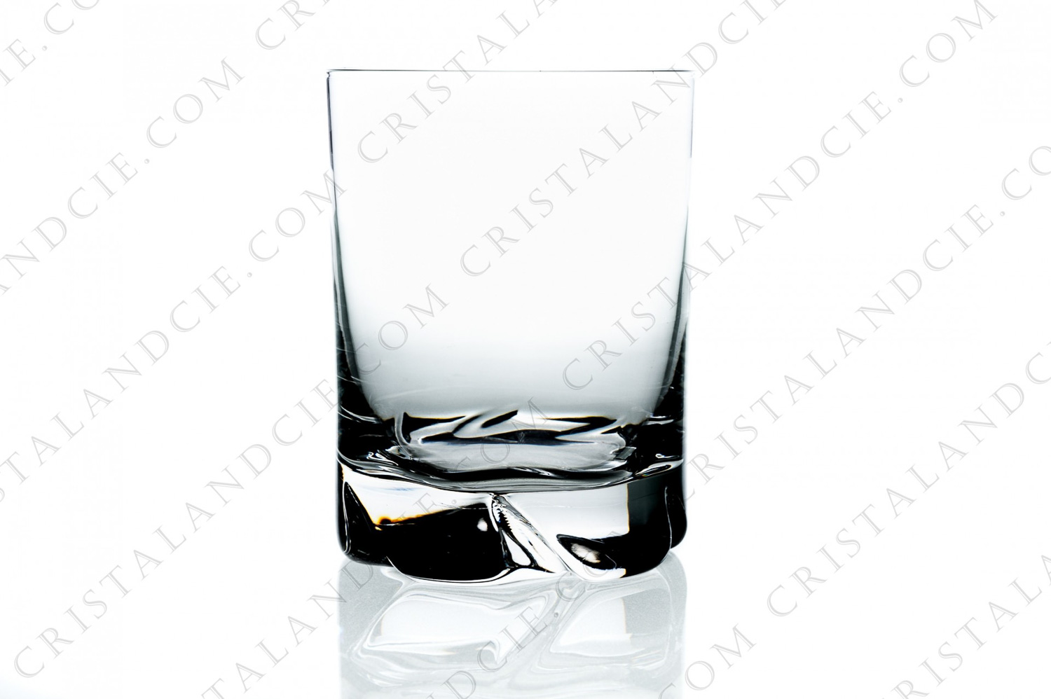 Verre à eau n°2 en cristal de Daum modèle Blanzey avec une base décorée photo-1