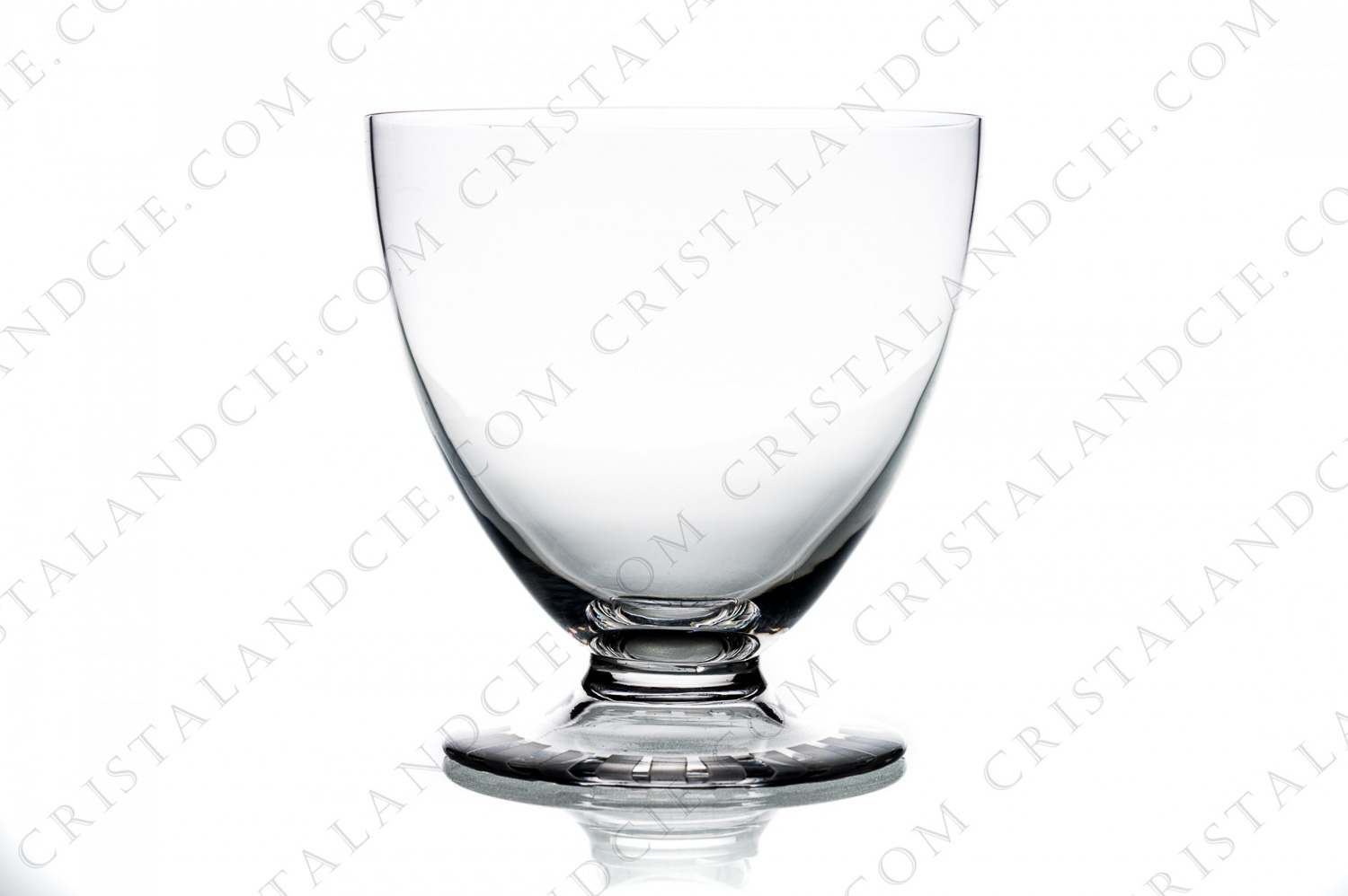 Verre à eau n°2 en cristal de Daum modèle Briançon à décor Art Déco taillé et dépoli sur le pied photo-1