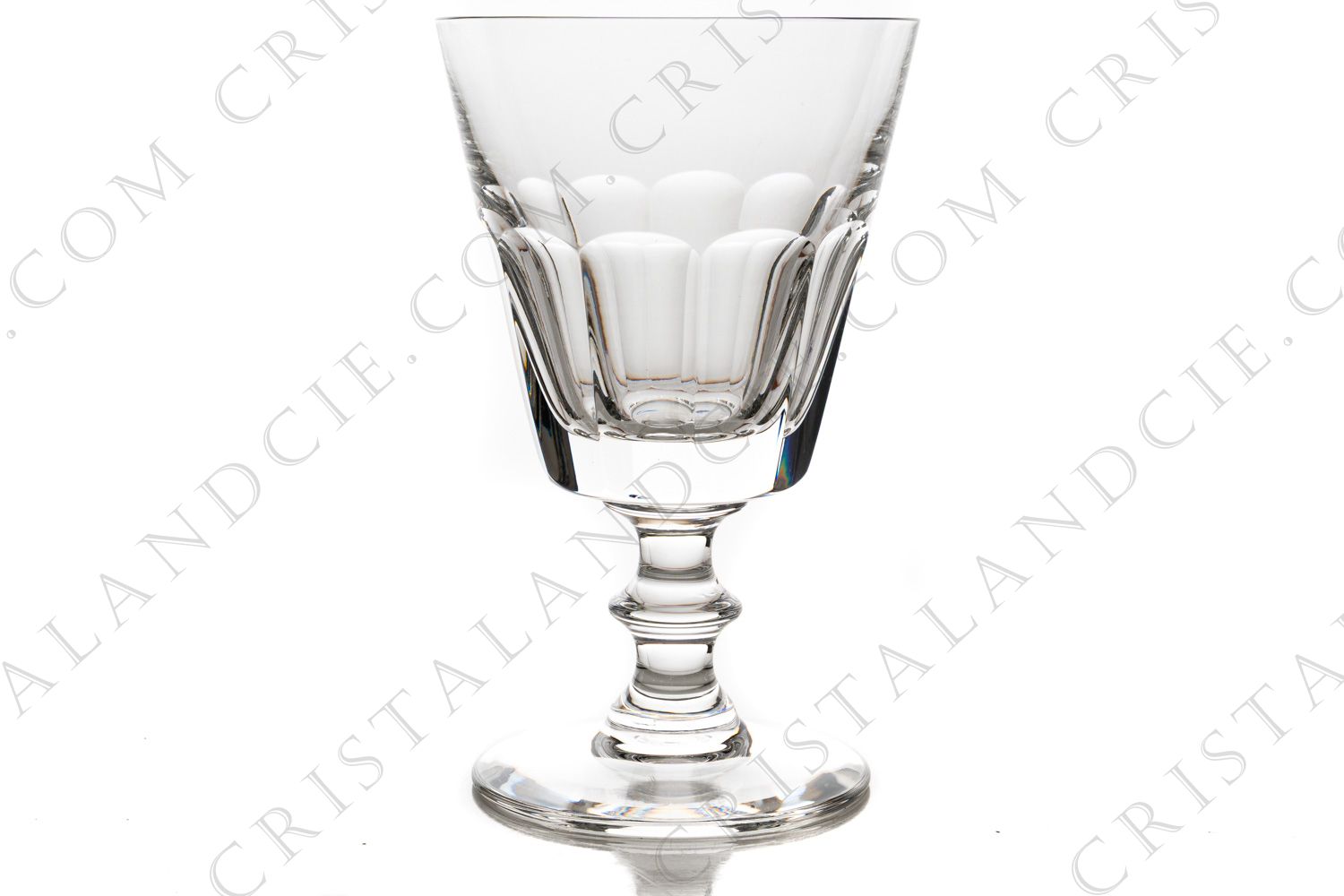 Verre à eau n°2 en cristal de Saint-Louis modèle Caton ornées de côtes plates sur la paraison et d une bague sur la jambe photo-1