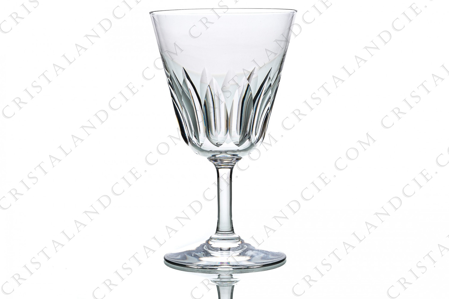 Verre à eau n°2 en cristal de Baccarat modèle Côte d Azur à décor de biseaux taillés photo-1