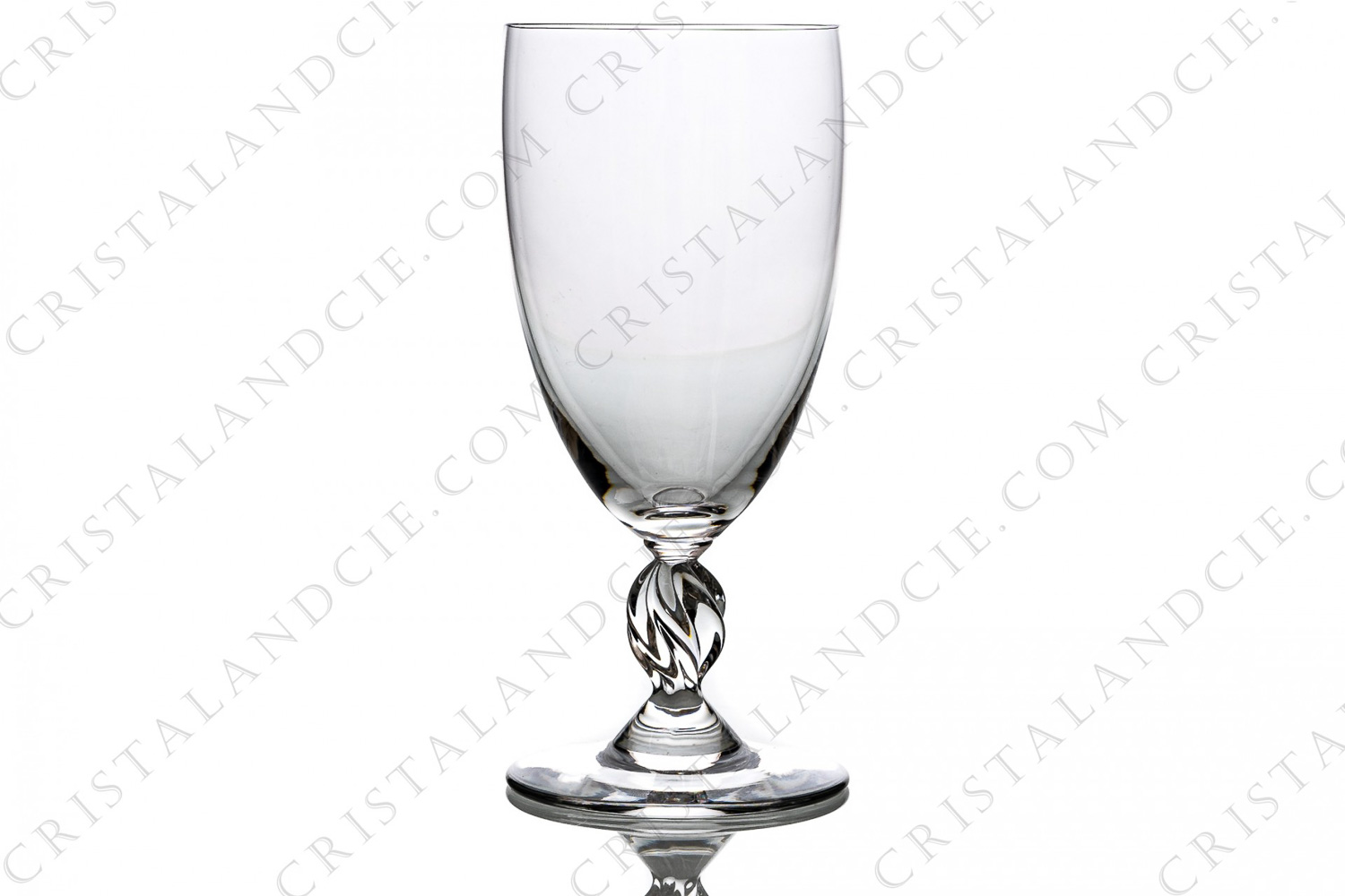 Verre à eau n°2 en cristal de Lalique modèle Fréjus présentant une jambe torsadée photo-1