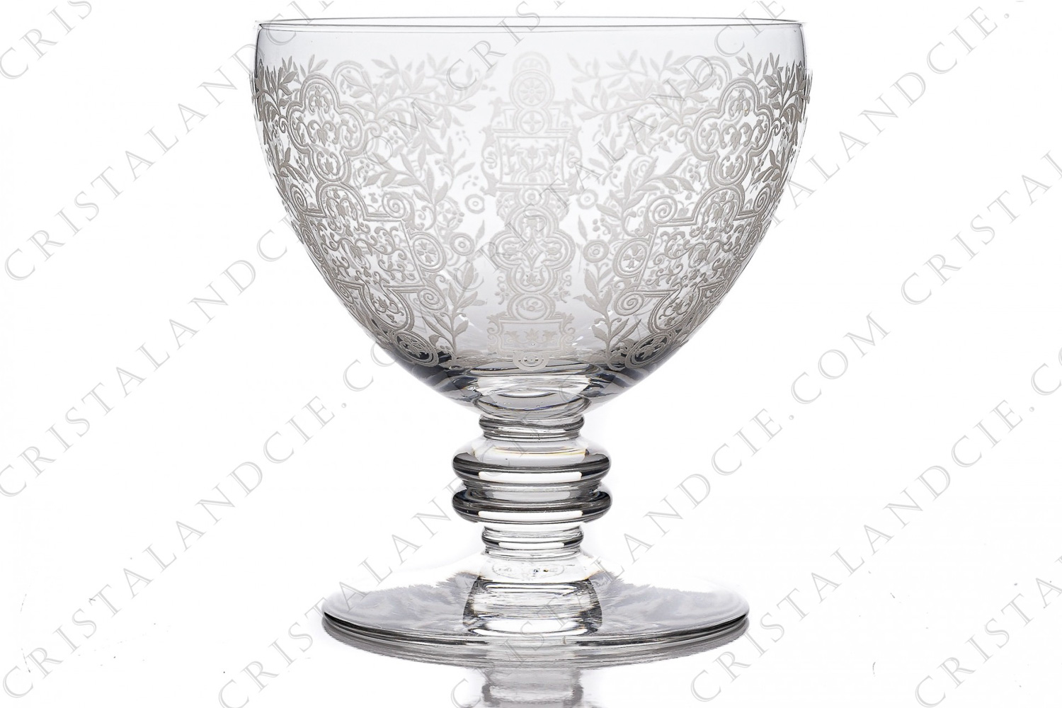 Water glass n°2 in crystal by Baccarat engraving Marillon decorated with coats of arms and vegetable arabesques photo-1