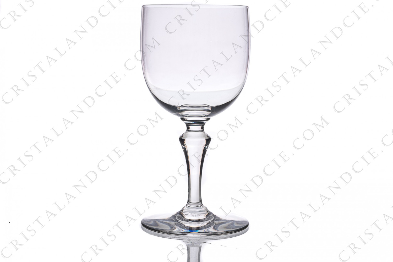Verre à eau n°2 en cristal de Baccarat modèle Normandie présentant une jambe balustre photo-1