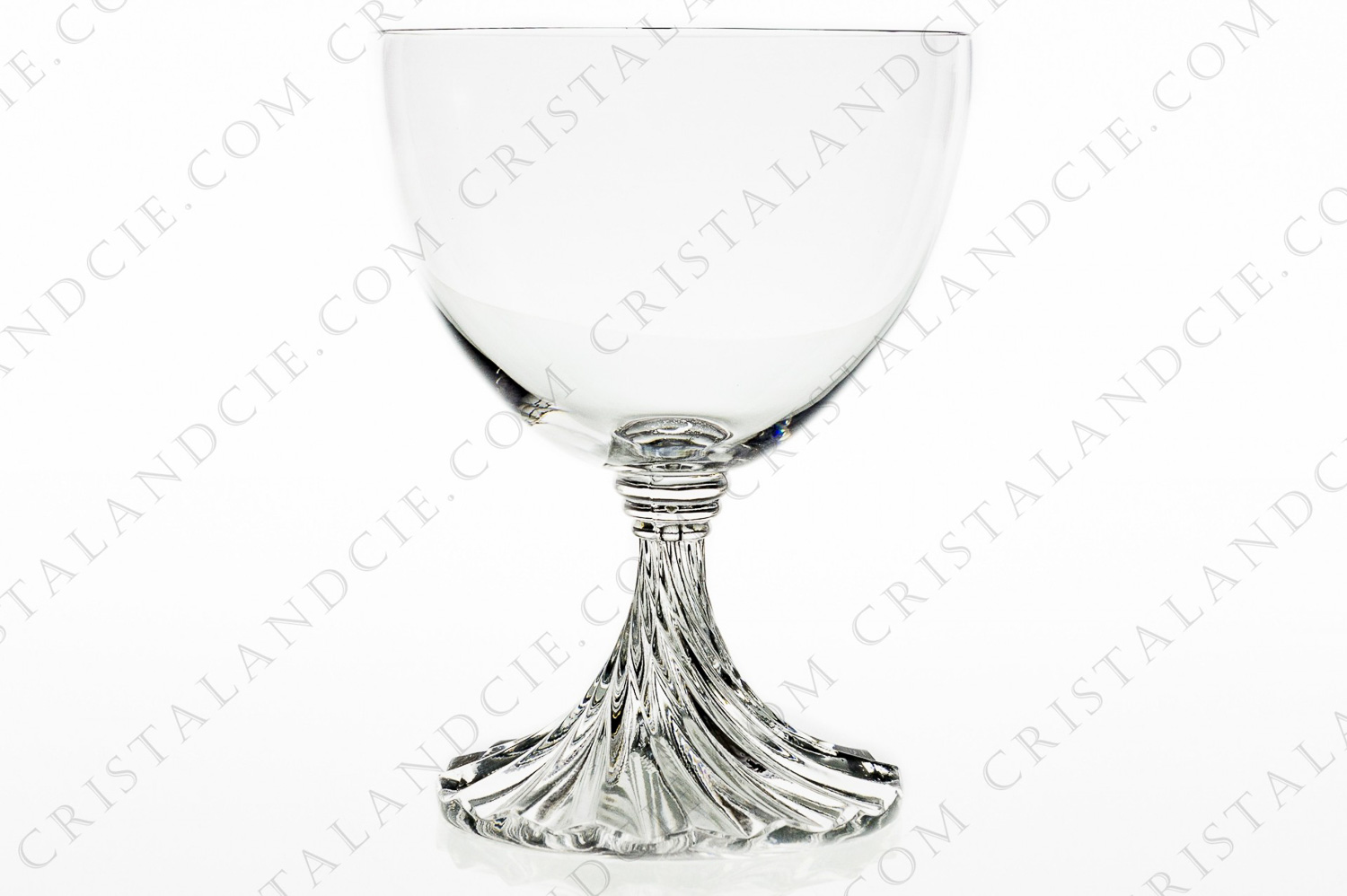 Watergoblet n°2 in crystal by Lalique pattern Rambouillet with a twisted stem photo-1