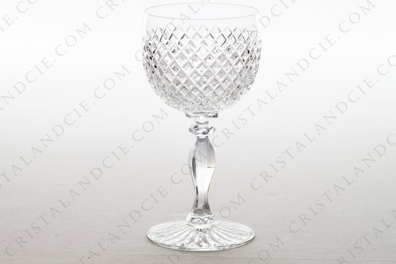 Watergoblet n°2 in crystal by Saint-Louis pattern Tacite with an important carved decor photo-1