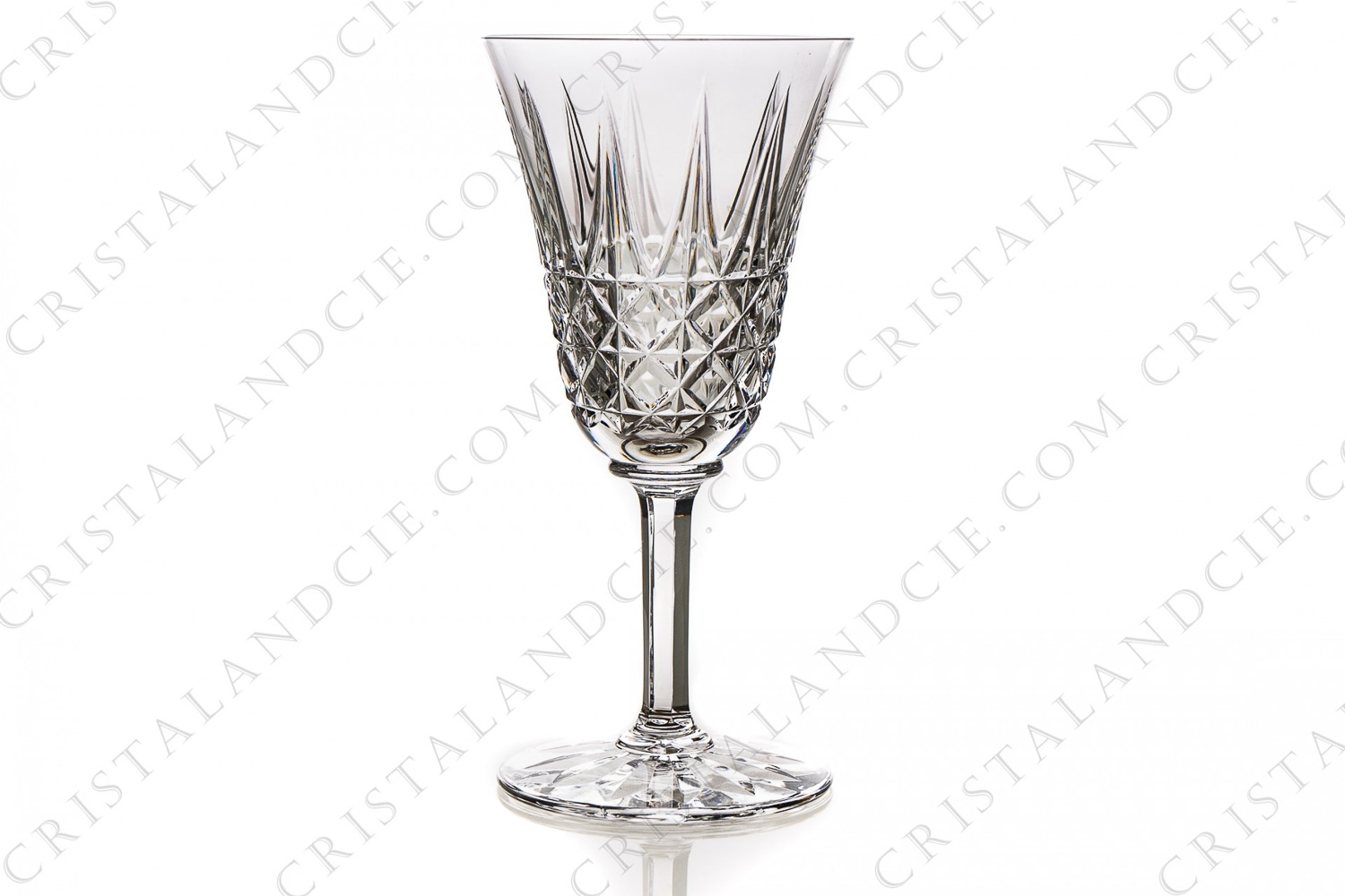 Water glass n°2 in crystal by Saint-Louis pattern Tarn with an important cut pattern photo-1