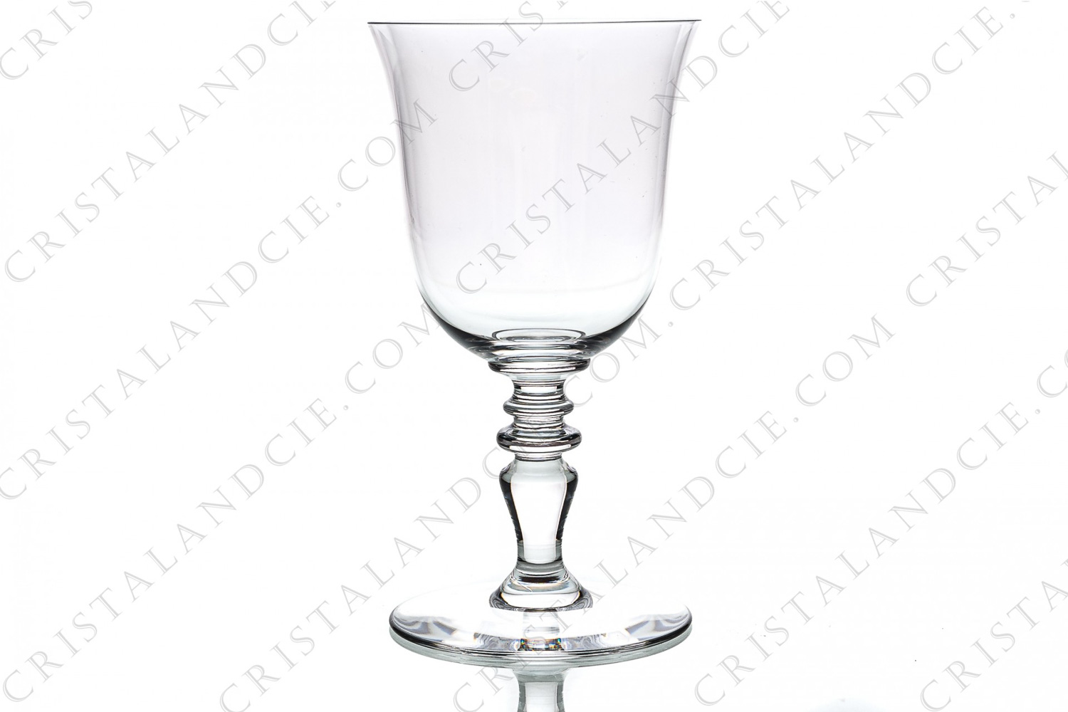Verre à eau n°2 en cristal de Baccarat modèle Vence orné d une jambe balustre photo-1