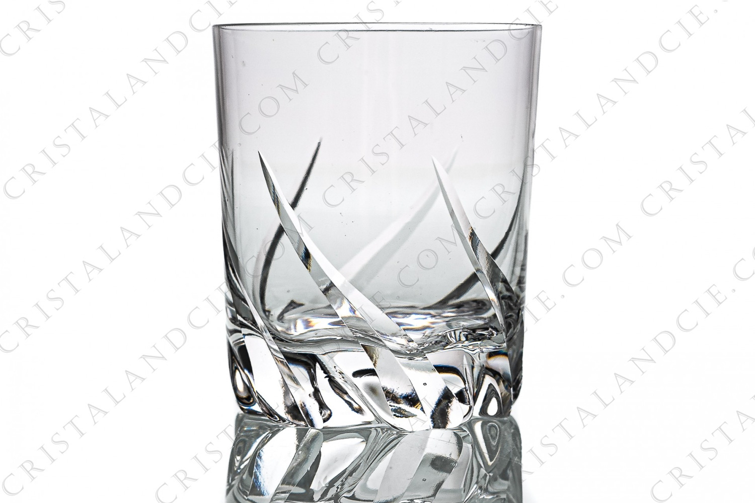Verre à Porto n°5 en cristal de Daum modèle Bleneau à décor taillé photo-1