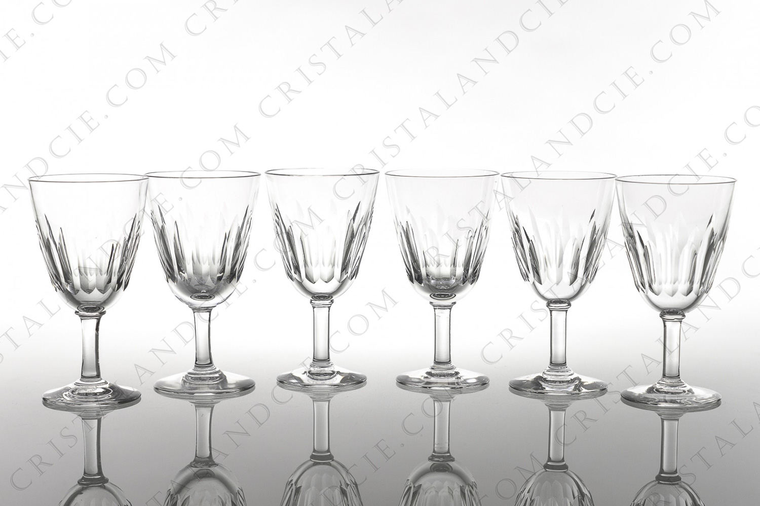 Set of six sherry glasses n°5 in crystal by Baccarat pattern Cassino decorated with cut bevels photo-1
