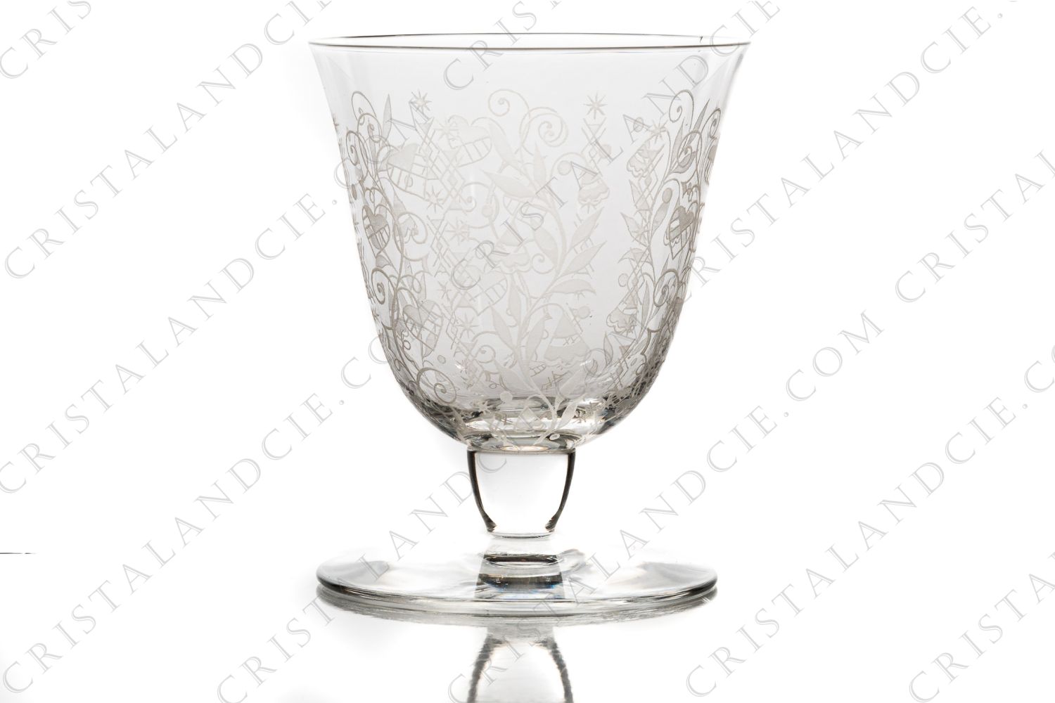 Wine glass n°4 in crystal by Baccarat pattern Argentina with an important engraved pattern photo-1