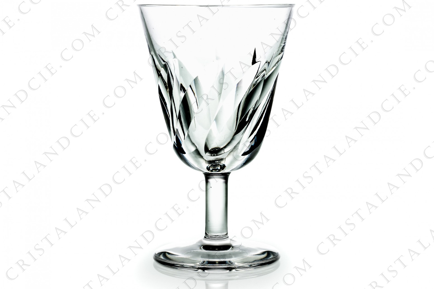 Wine glass n°3 in crystal by Saint-Louis pattern Bidassoa with a cut frieze of bevels photo-1