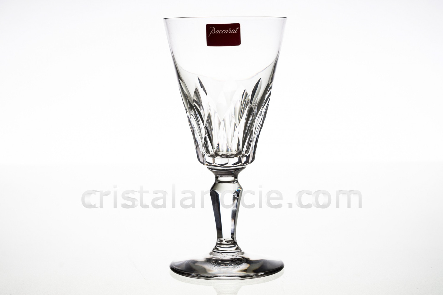 Verre à vin n°4 en cristal de Baccarat modèle Carcassonne à décor taillé sur la paraison et la jambe photo-1