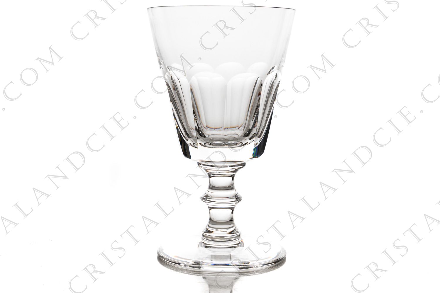 Verre à vin rouge n°3 en cristal de Saint-Louis modèle Caton ornées de côtes plates sur la paraison et d une bague sur la jambe photo-1