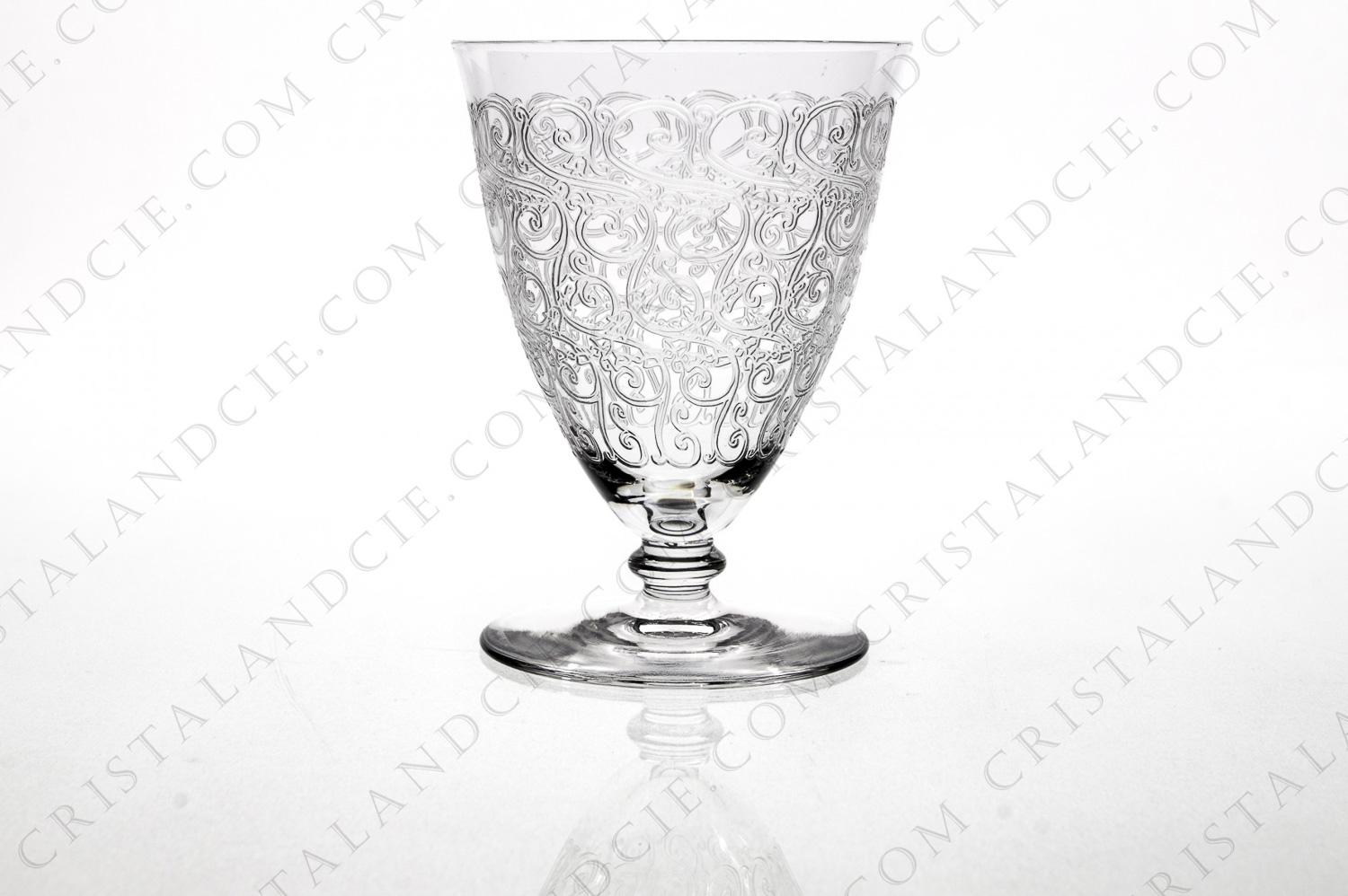 Wine glass n°4 in crystal by Baccarat pattern Chateaubriand with an incised decor photo-1