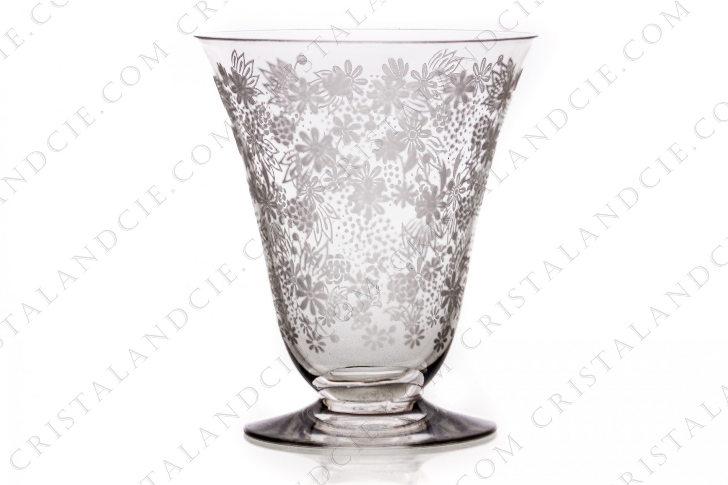 Wine glass n°3 in crystal by Baccarat pattern Elisabeth, decorated with engraved with the acid flowers on all the parison photo-1