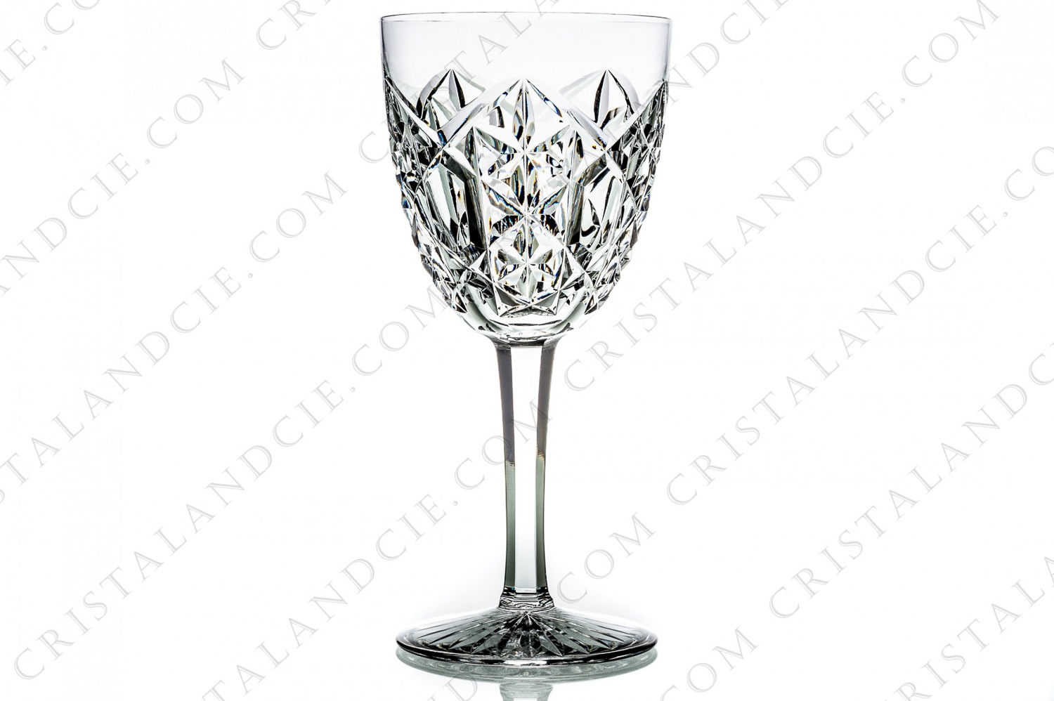 Wine glass n°4 in crystal by Baccarat pattern Juigne with a cut pattern on the parison and the foot photo-1