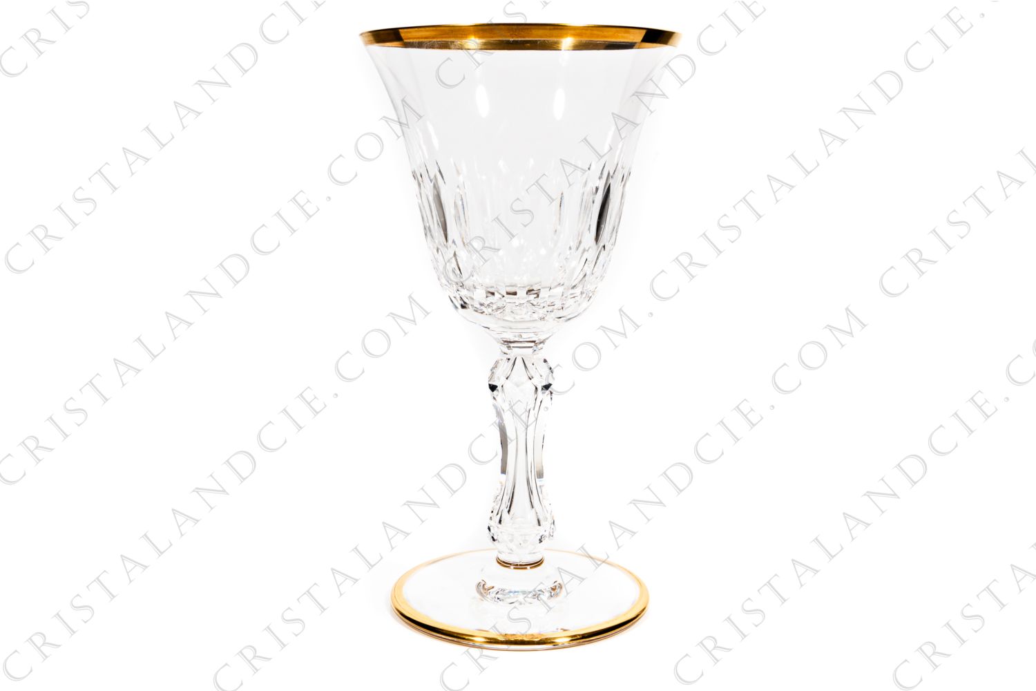 Verre à vin rouge n°3 en cristal de Saint-Louis modèle Lozère B or présentant décor de biseaux taillés, un pied creux taillé et des filets or photo-1