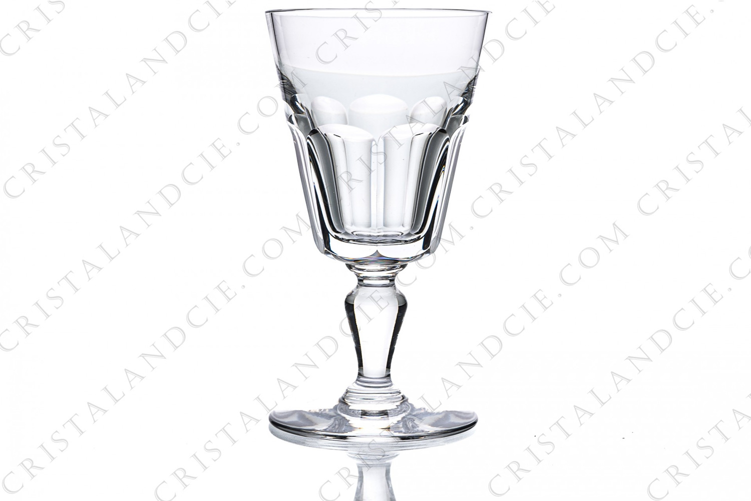 White wine glass n°4 in crystal by Baccarat pattern Missouri decorated with flat cuts photo-1