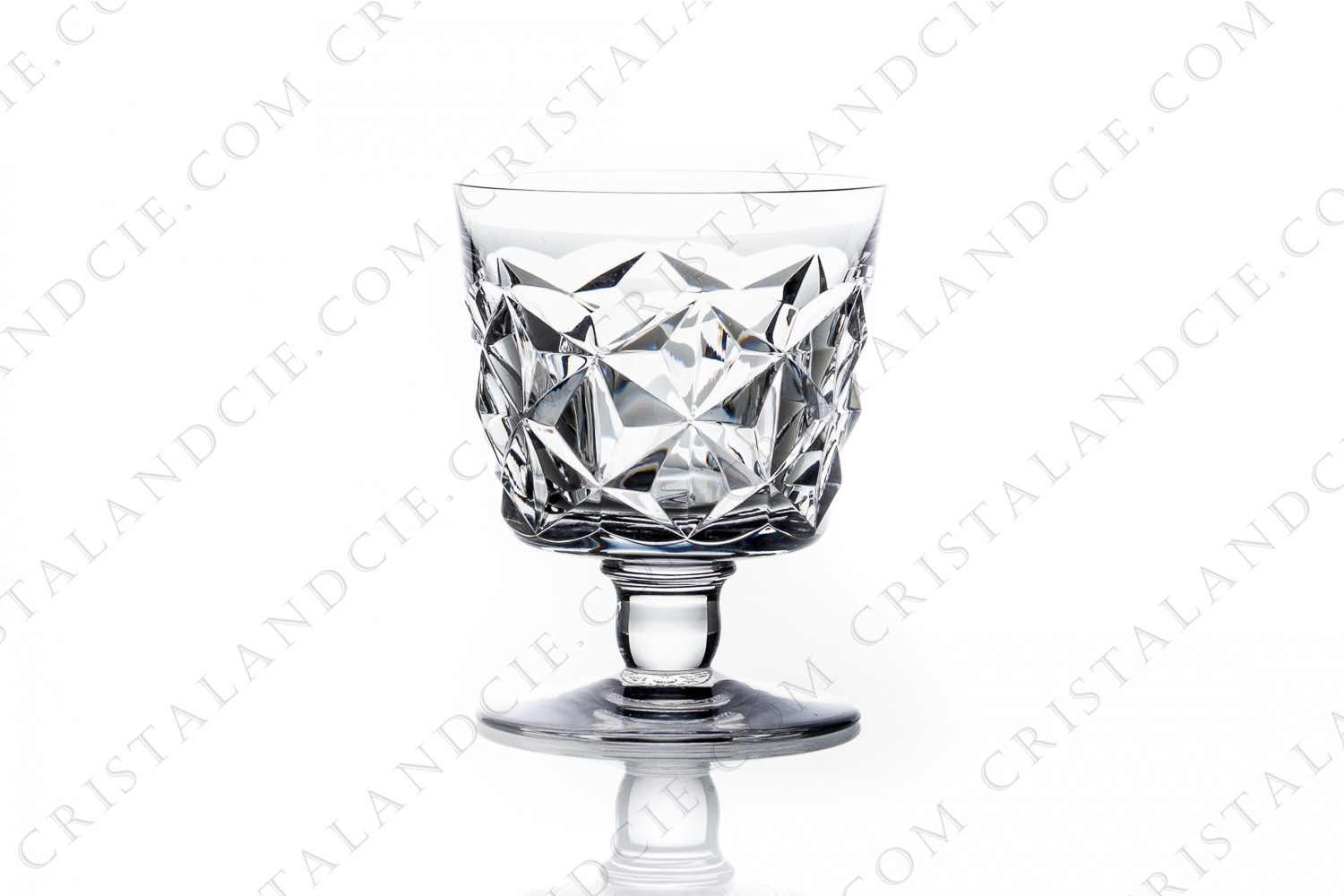 Wine glass n°4 in crystal by Baccarat pattern Muret with an important cut pattern photo-1