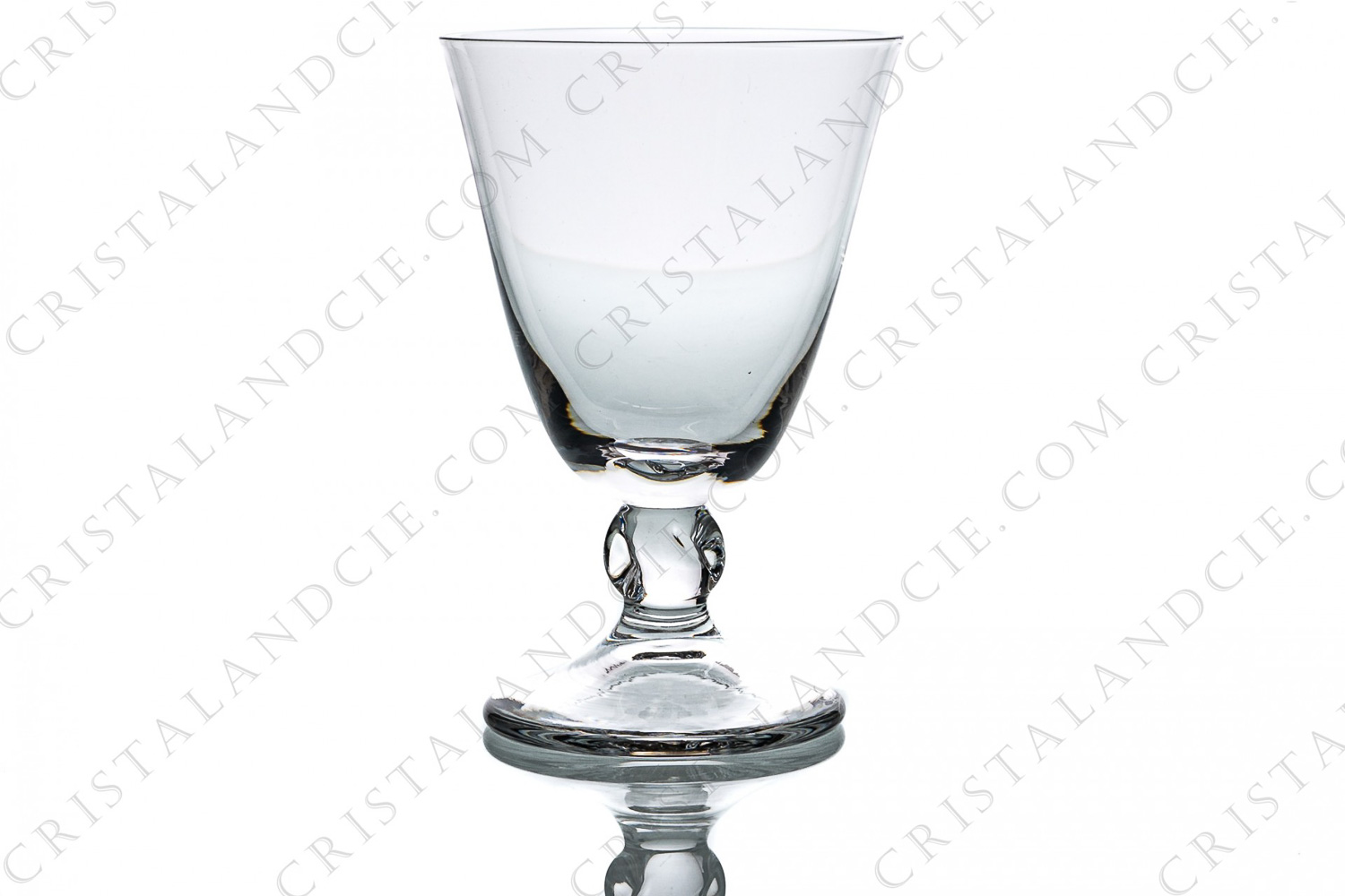 Verre à vin n°4 en cristal de Daum modèle Orval présentant une jambe torsadée photo-1
