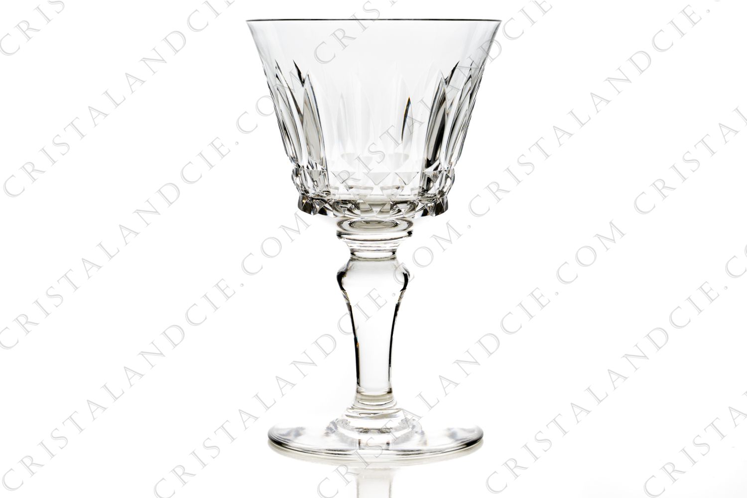 Verre à vin blanc n°4 en cristal de Baccarat modèle Piccadilly à décor taillé photo-1