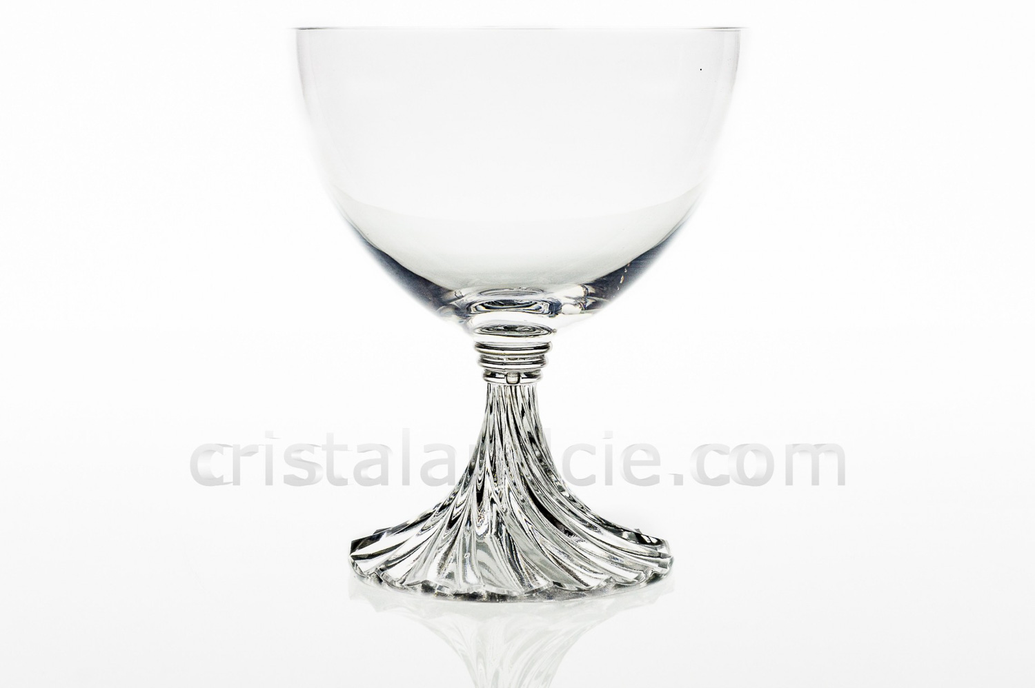 Verre à vin n°3 en cristal de Lalique modèle Rambouillet à jambe torsadée photo-1