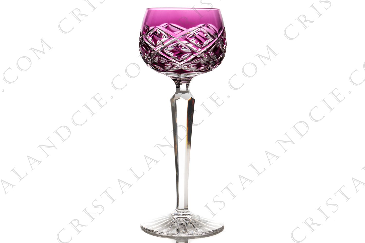 Verre à vin du Rhin roemer en cristal double couches améthyste de Saint-Louis forme 229 taille 769, présentant un riche décor taillé sur la paraison, orné de côtes plates sur la jambe et d une étoile sous le pied photo-1