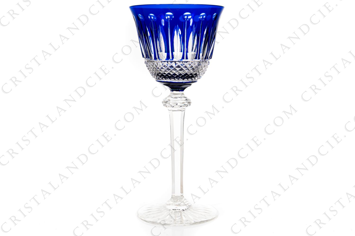 Verre à vin du Rhin roemer en cristal double-couches bleu foncé de Saint-Louis modèle Tommy présentant un important décor taillé photo-1