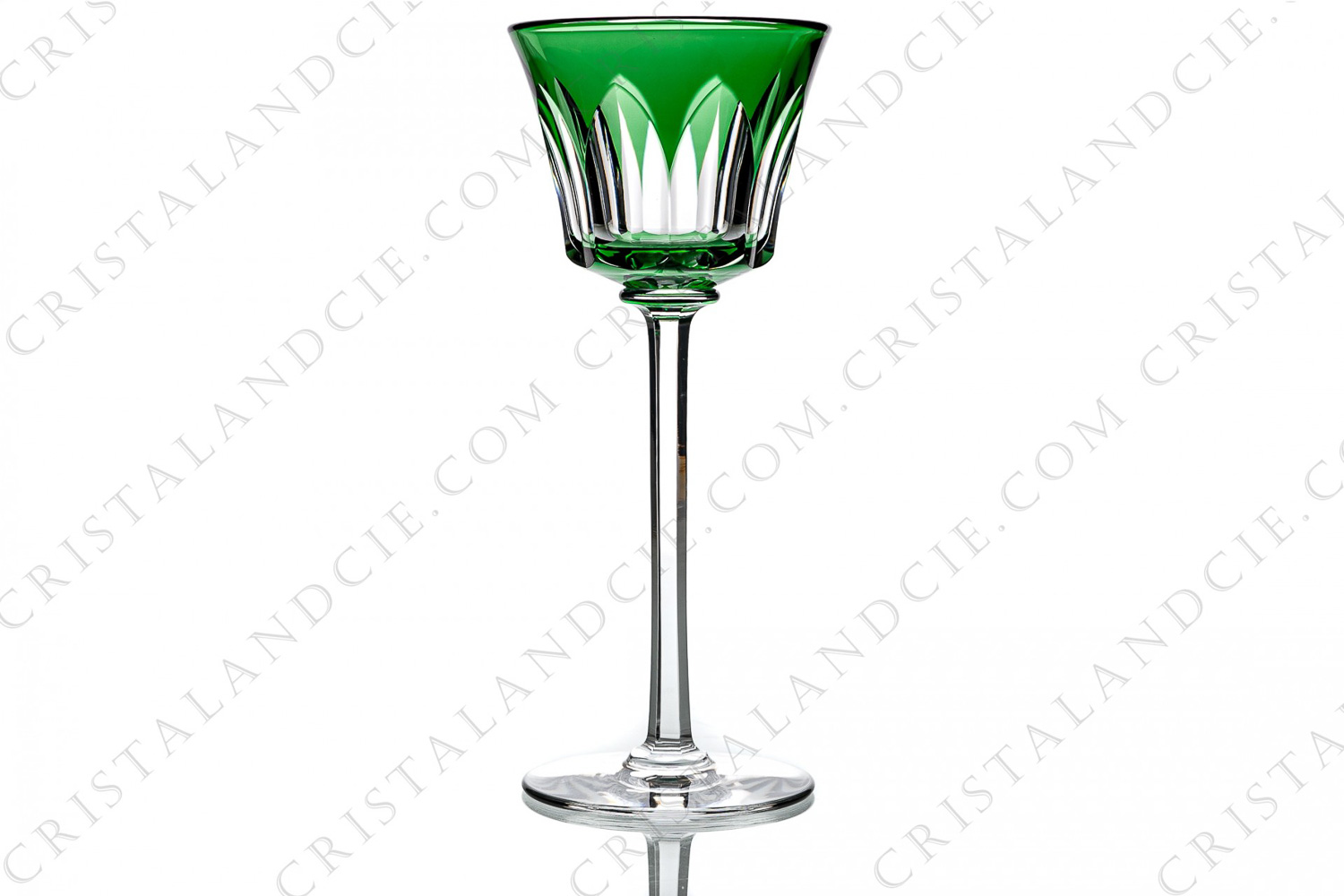 Verre à vin du Rhin, roemer en cristal double couches vert de Baccarat modèle Polignac orné de biseaux taillés sur la paraison et présentant une jambe taillée photo-1