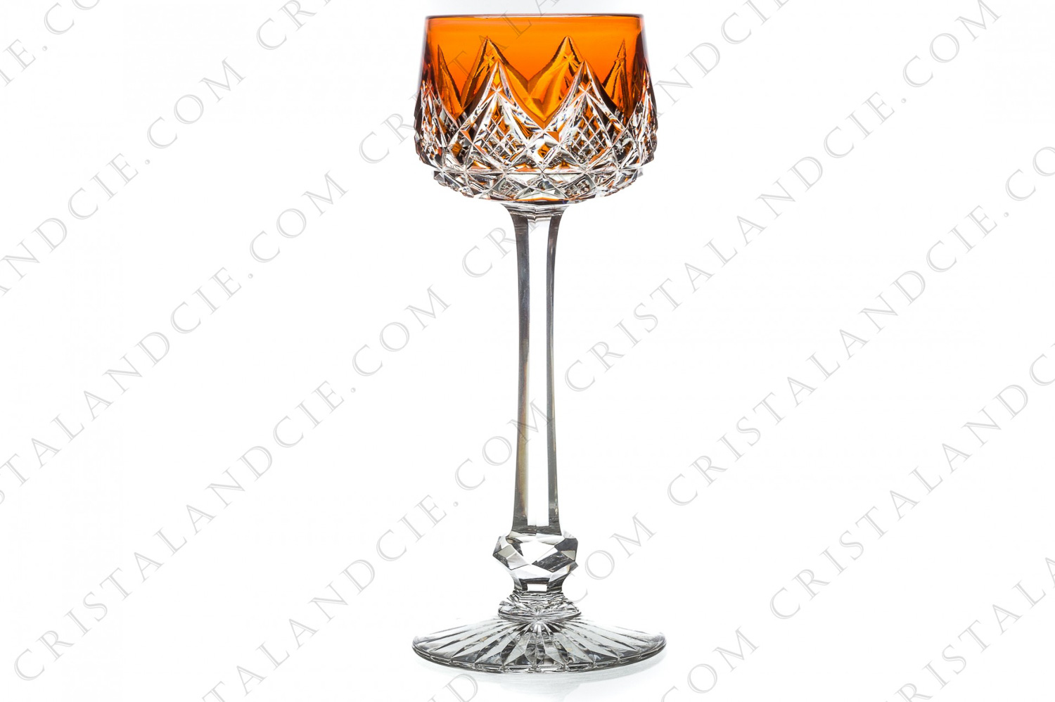 Verre à vin du Rhin roemer en cristal orange double-couches de Baccarat modèle Colbert présentant un important décor taillé photo-1