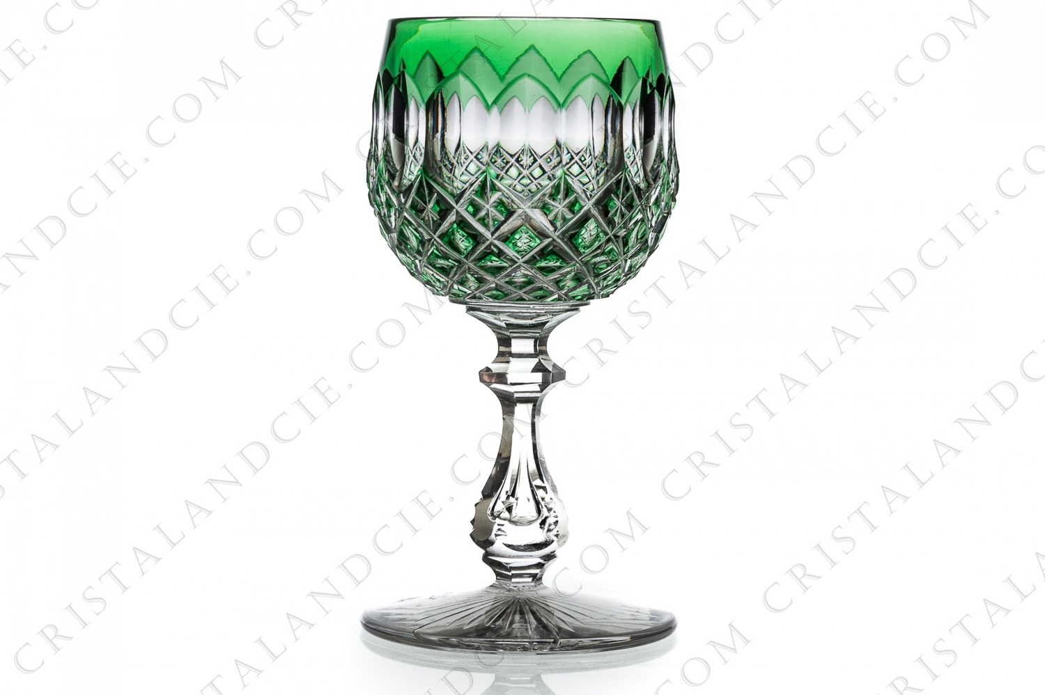 Verre à vin du Rhin roemer jambe courte en cristal double-couches vert de Baccarat modèle Libourne présentant un important décor taillé et une bulle d air dans le pied photo-1