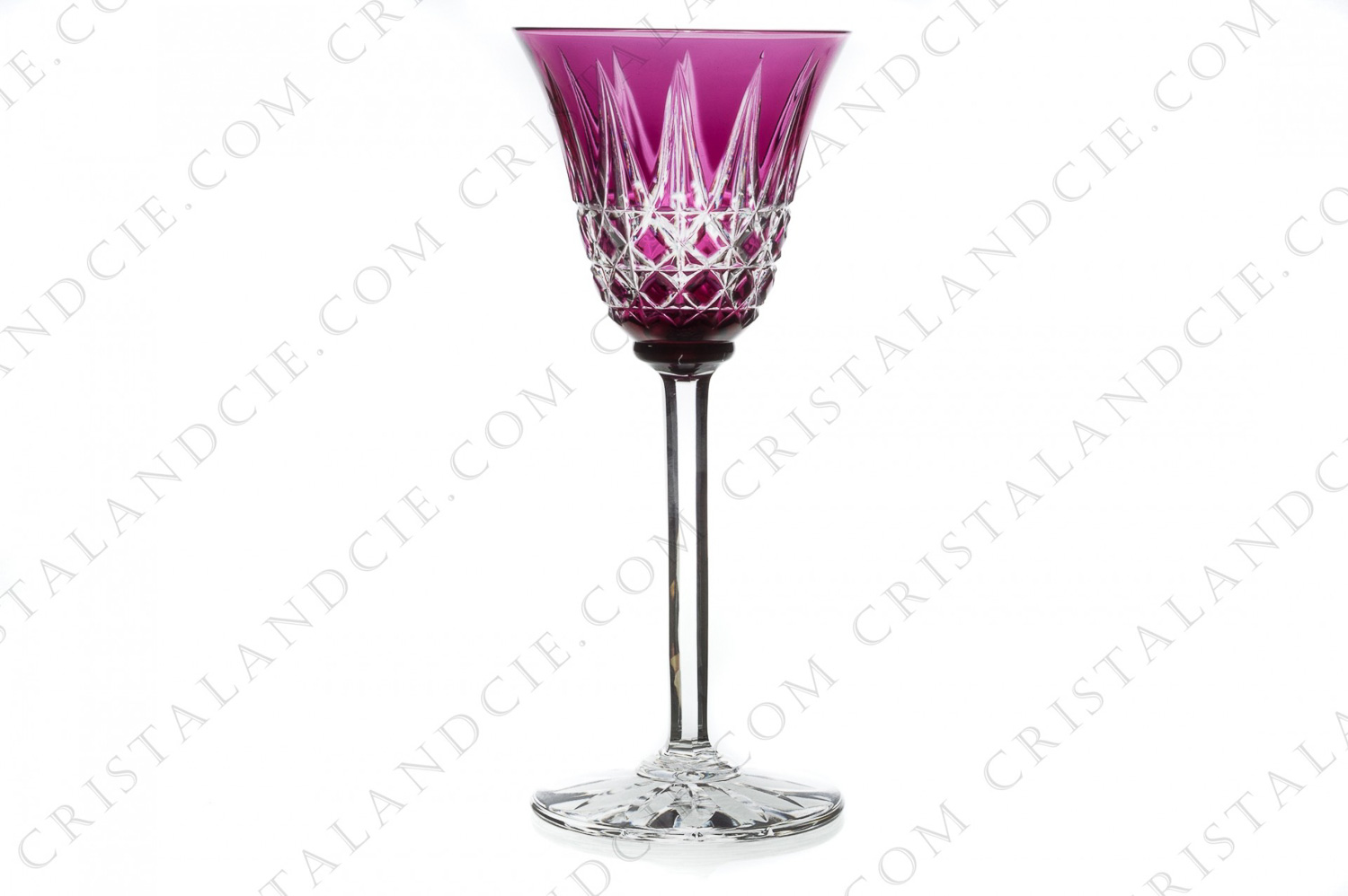 Verre à vin du Rhin roemer en cristal double-couches améthyste de Saint-Louis modèle Tarn présentant un important décor gravé photo-1