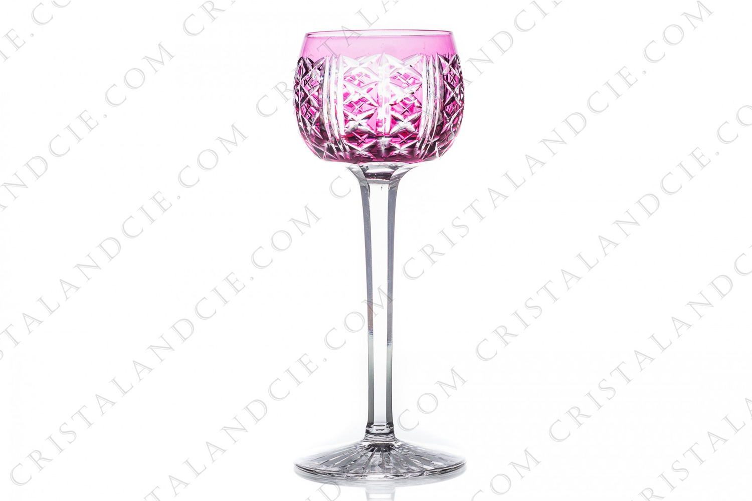 Verre à vin roemer en cristal mauve double couches de Saint-Louis modèle Riesling présentant un important décor taillé photo-1