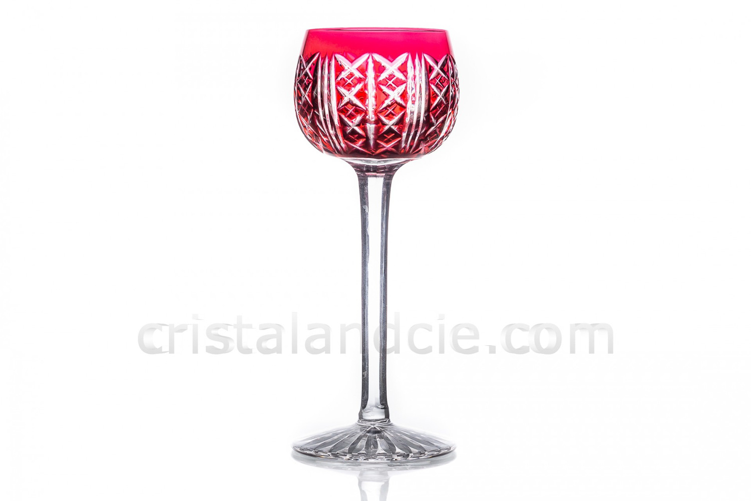 Verre à vin roemer en cristal rouge double couches de Saint-Louis modèle Riesling présentant un important décor taillé photo-1