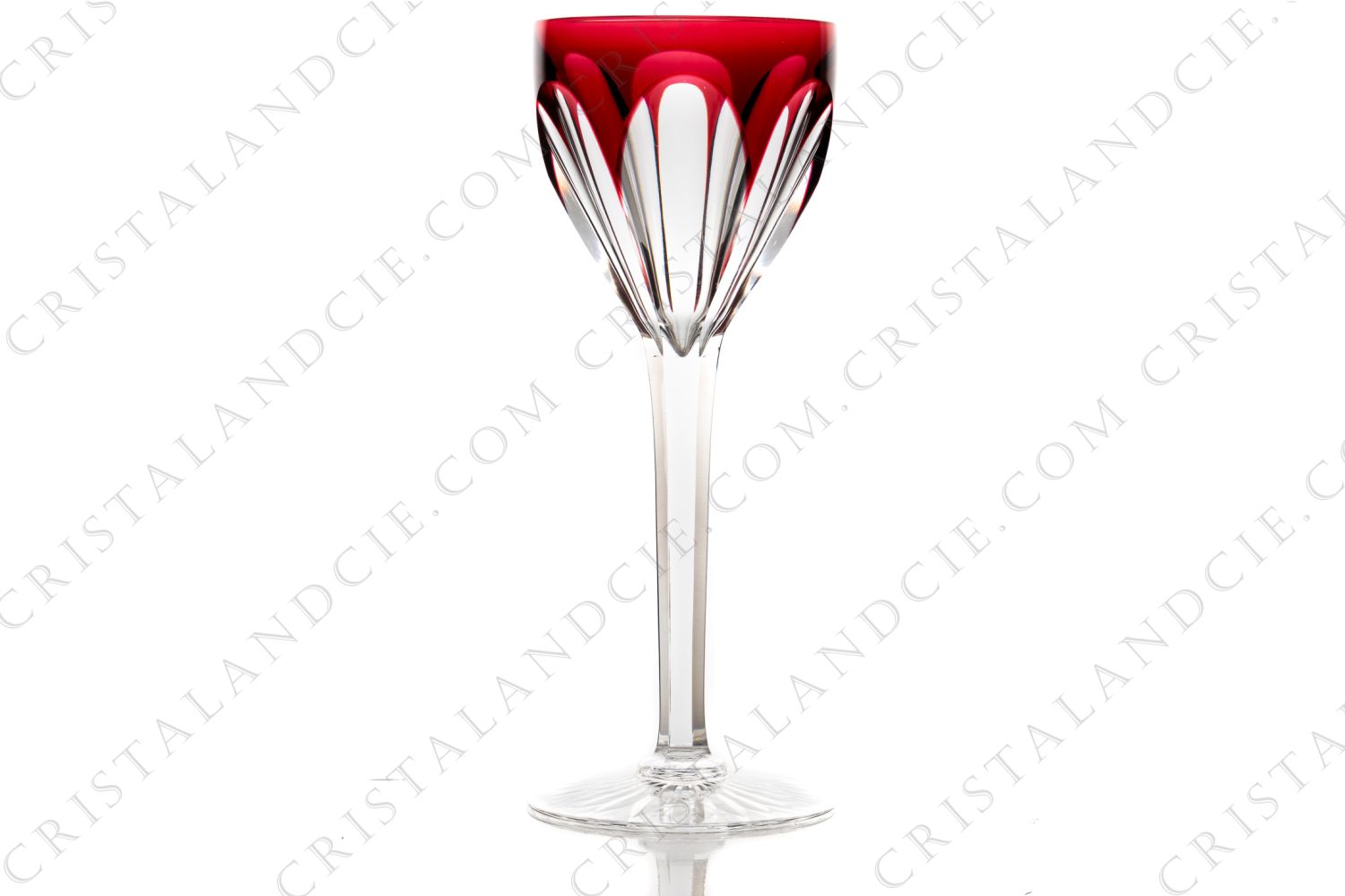 Verre à vin du Rhin, roemer en cristal double couches rouge de Saint-Louis forme 340 taille 5654, orné de côtes plates sur la paraison et la jambe et d une étoile sous le pied photo-1