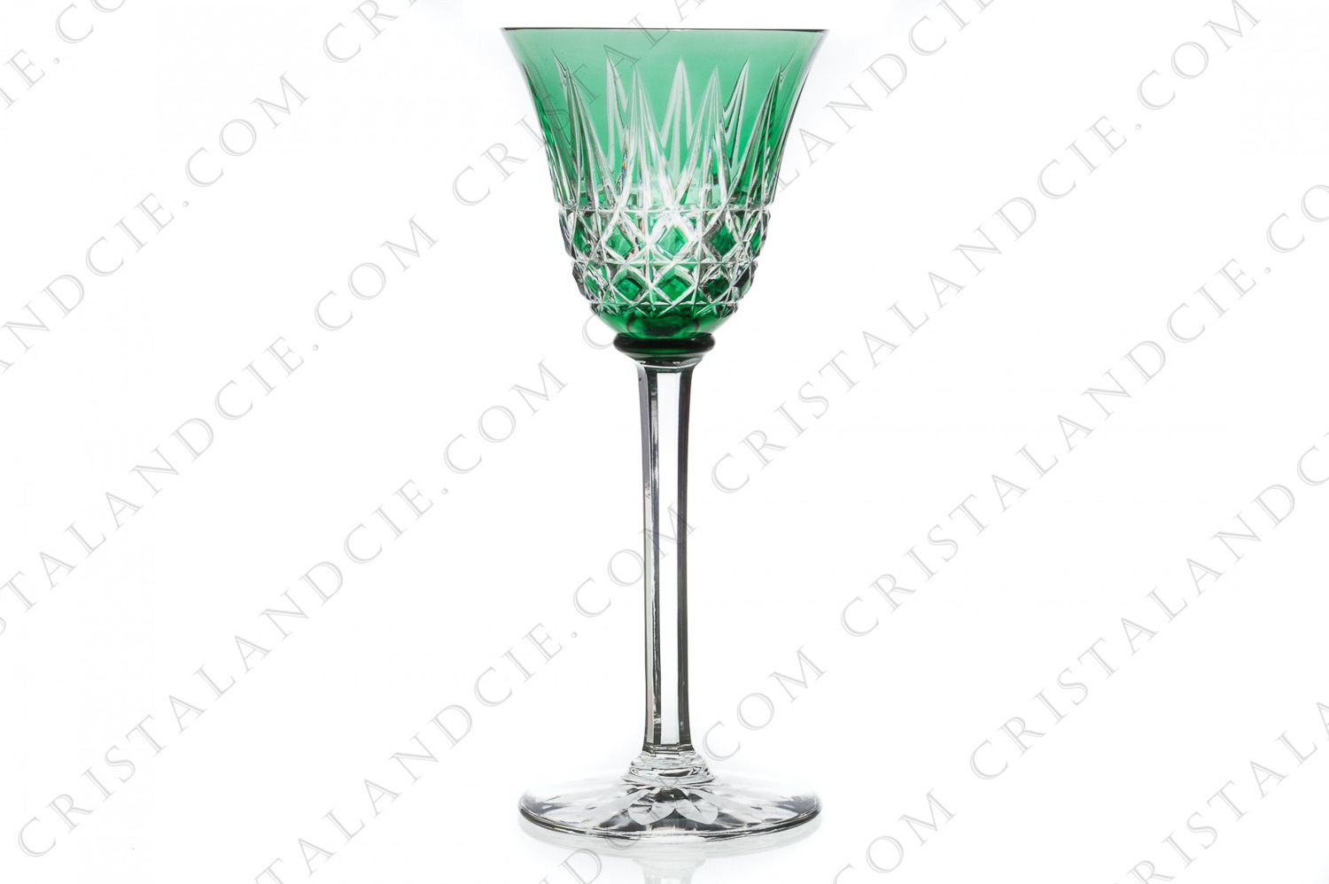 Verre à vin du Rhin roemer en cristal double-couches vert de Saint-Louis modèle Tarn présentant un important décor gravé photo-1
