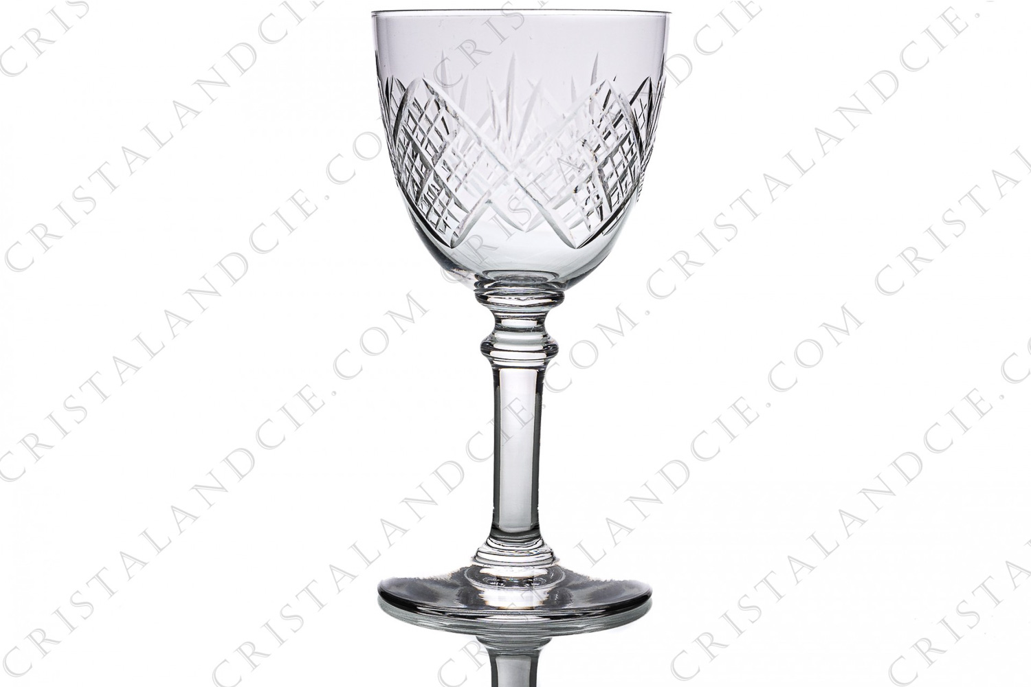 White wine glass n°4 in crystal by Saint-Louis with a cut pattern photo-1