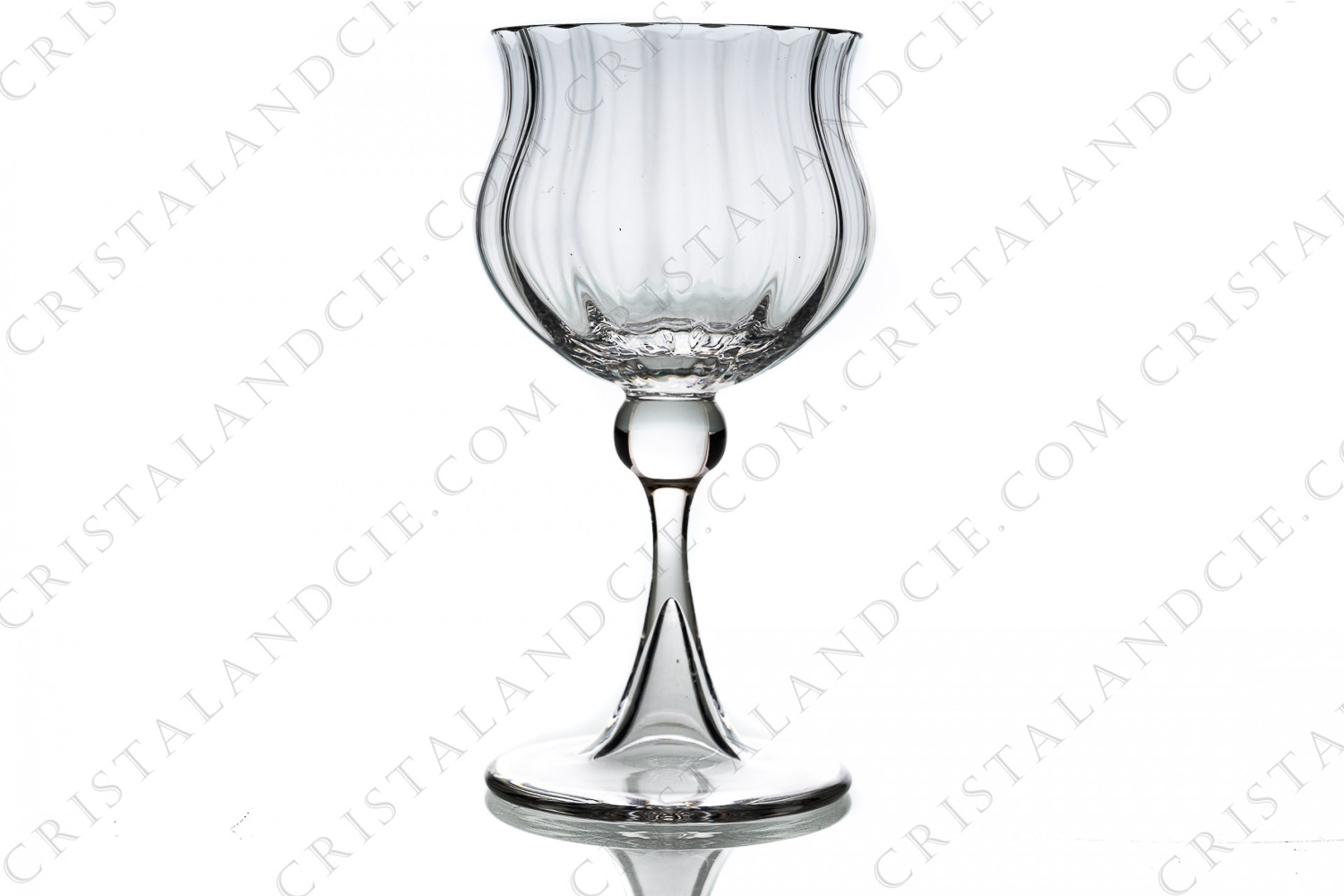 Verre à vin n°3 en cristal de Daum modèle Vérone dont la paraison est ornée de côtes vénitiennes, muni d un pied creux photo-1