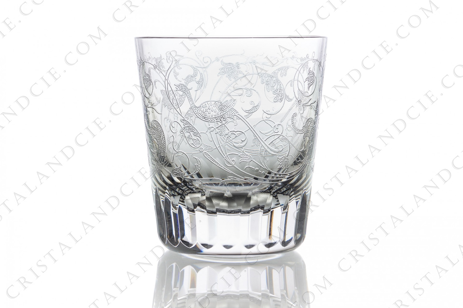 Verre à Whisky en cristal de Baccarat modèle Parme présentant un décor taillé et gravé d arabesques végétales et d oiseaux de paradis photo-1