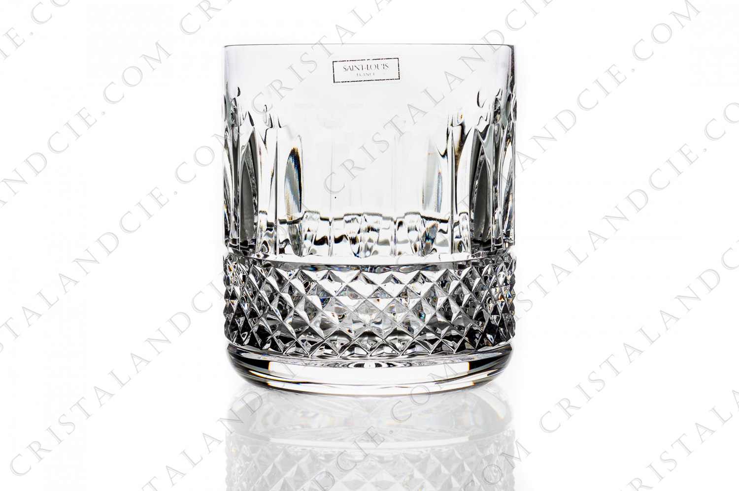Verre à Whisky moyen n°3 en cristal de Saint-Louis modèle Tommy présentant un important décor taillé photo-1