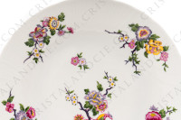 Assiette creuse en porcelaine de Limoges de la maison Bernardaud modèle Bengali décorées de fleurs polychromes et d oiseaux de paradis photo-4