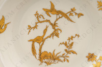 Assiette creuse en porcelaine de Limoges de la maison Bernardaud modèle Reine Elisabeth orné d oiseaux de paradis et de branchages or photo-3
