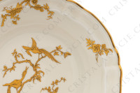 Assiette creuse en porcelaine de Limoges de la maison Bernardaud modèle Reine Elisabeth orné d oiseaux de paradis et de branchages or photo-6