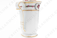 Coffee pot in Limoges china by Bernardaud pattern Roses de Limoges decorated with friezes of pink roses, with roses in medallion and gold friezes photo-10