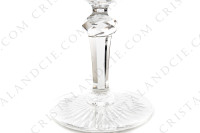 Coupe à Champagne en cristal de Baccarat forme 9056 taille 9058 présentant un décor de biseaux et étoile sur la paraison, une bague facettée et des côtes plates sur la jambe et une étoile à flammes sous le pied photo-4